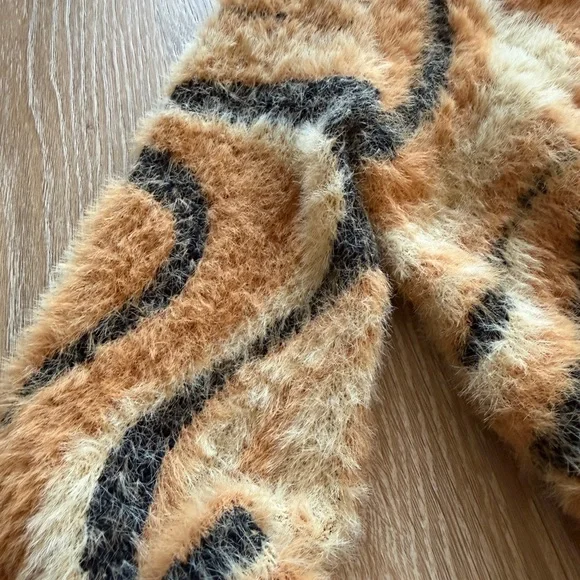 Altar'd State | Fuzzy Cropped Cardigan with Swirl Pattern - Picture 3 of 5